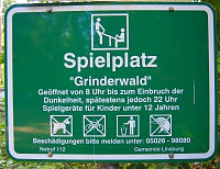 Das Spielplatz-Schild am Eingang