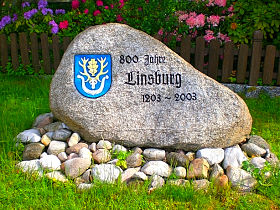 Stein zum 100-jährigen Linsburger Jubiläum im Jahr 2003